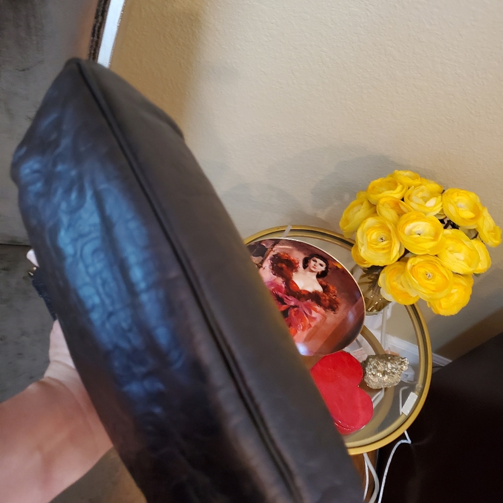 Beautiful Gucci Leather Bag - Picture 4 of 7